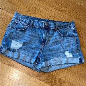 OLD NAVY SIZE 6 BOYFRIEND SHORTS